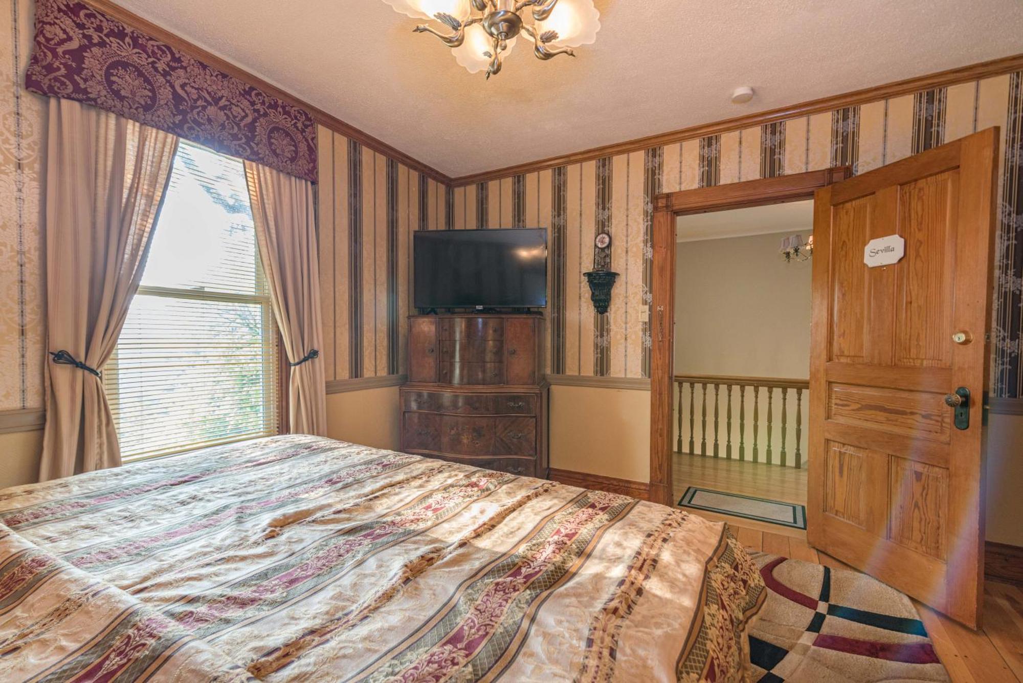 ויסקונסין דלס White Rose Inns & Motel מראה חיצוני תמונה